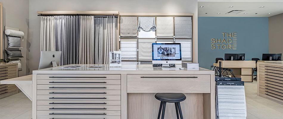 the-shade-store-showroom-chicago-lincoln-park-window-treatment-store-showroom-lobby-display-2022-950x400